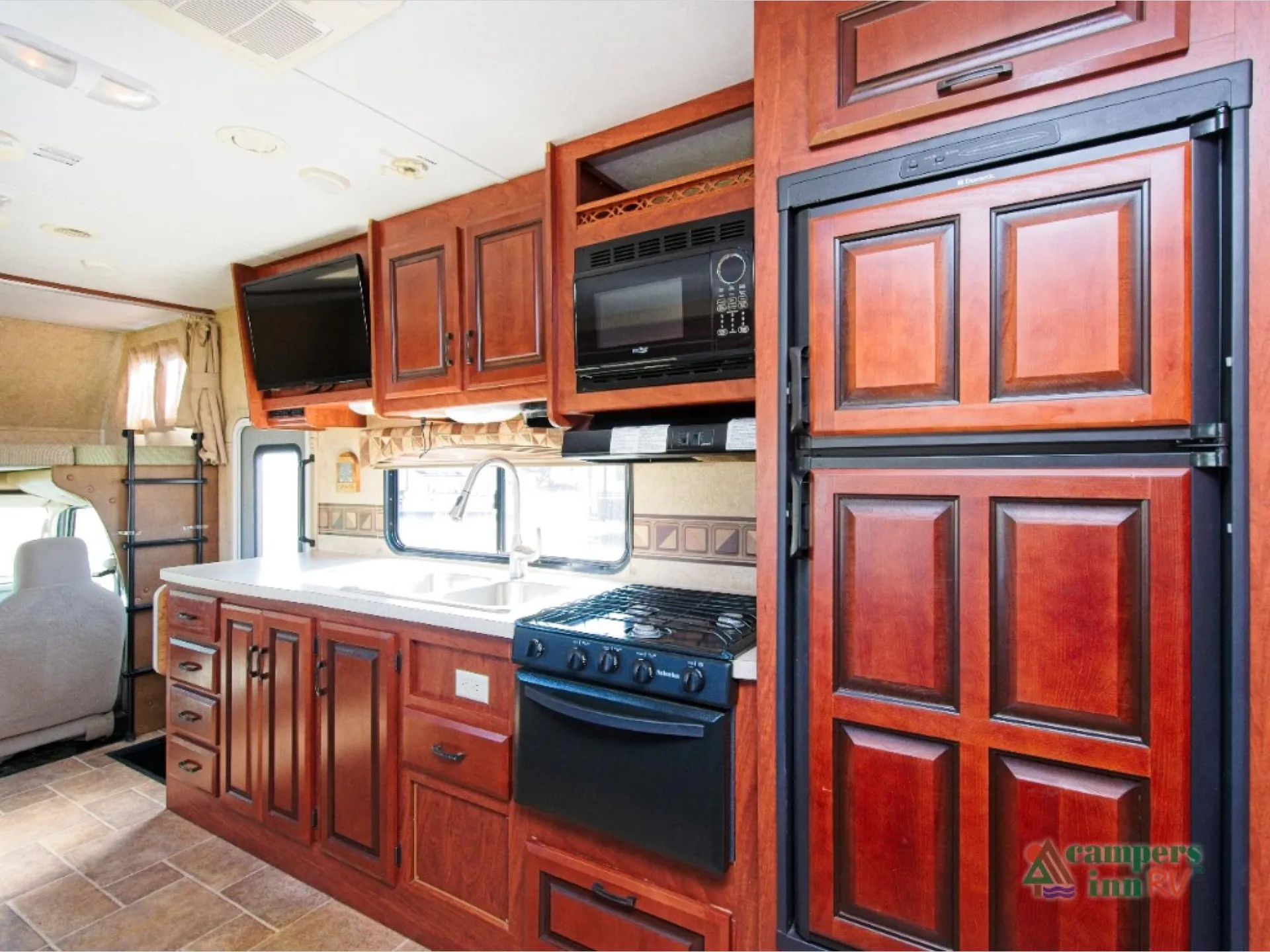 2012 Forest River Sunseeker Classic 3010DS - Photo 3