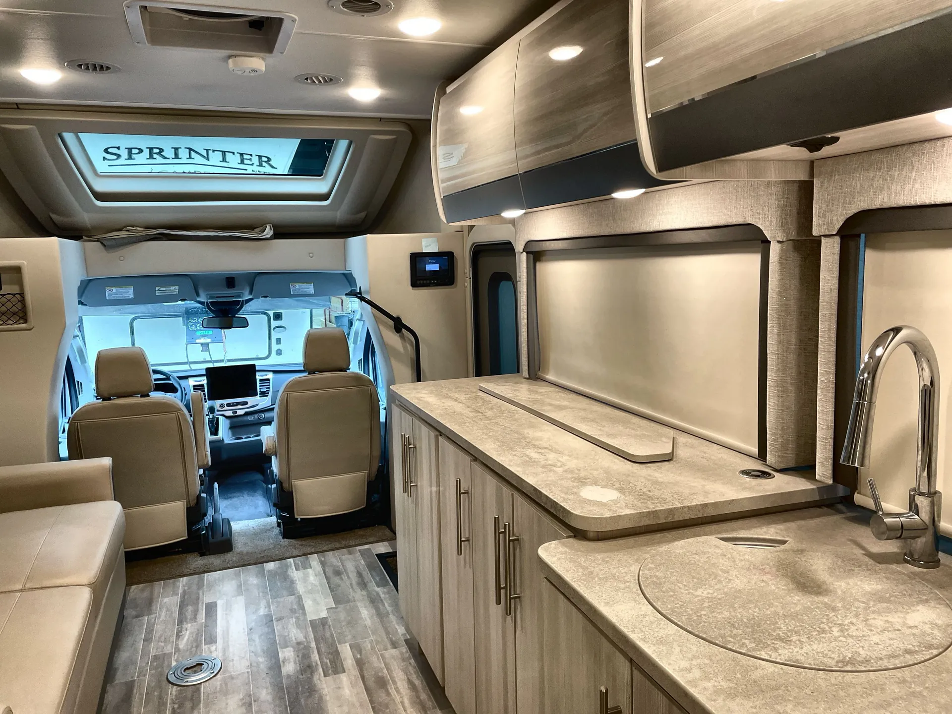 2023 Thor Motor Coach Gemini 23TE — living area main