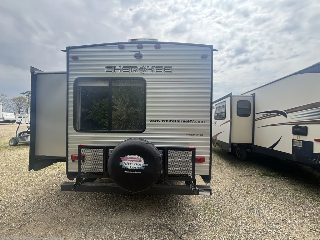 2022 Forest River Cherokee 304BH, Photos photo 3