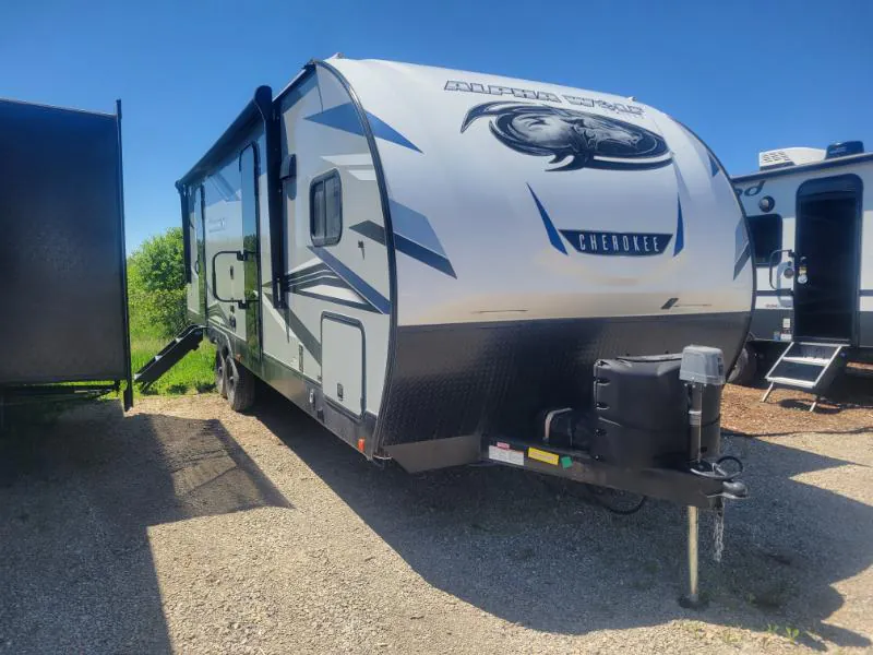 2022 Forest River Cherokee Alpha Wolf 28FK-L dealer photo 1 from Kunes RV