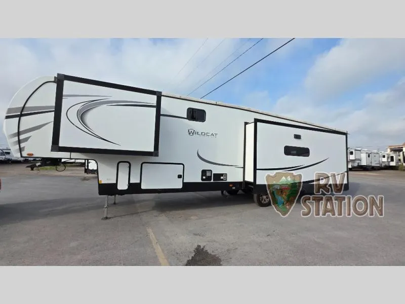 2023 Forest River RV Wildcat ONE 31RL - Photo 2