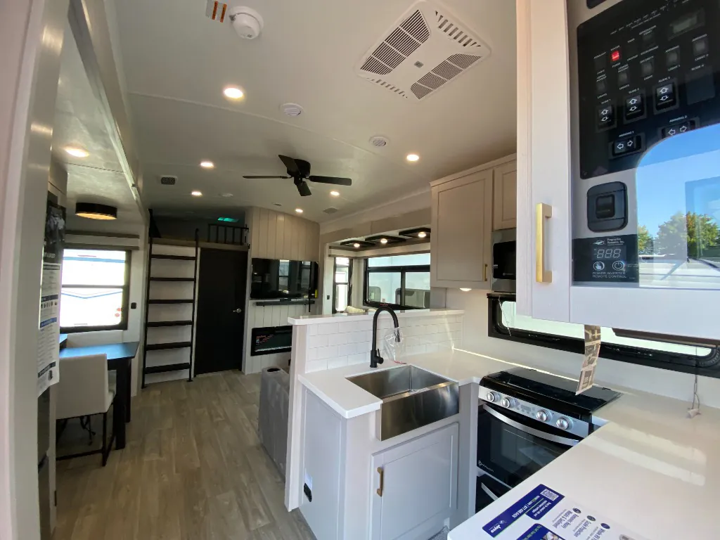 2027 Jayco North Point 380FBRK, Photos photo 15