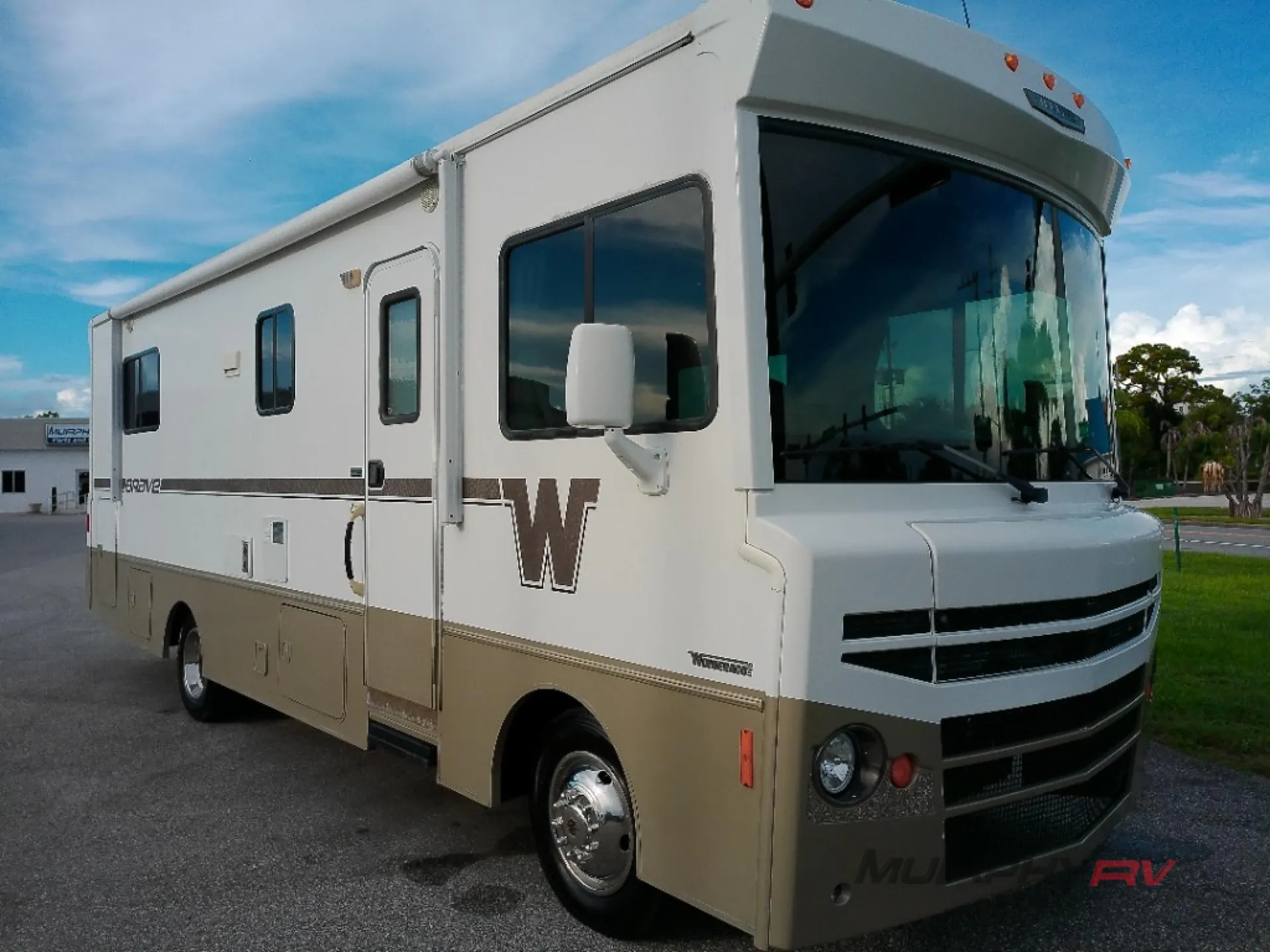 2015 Winnebago Brave 27B - Photo 2