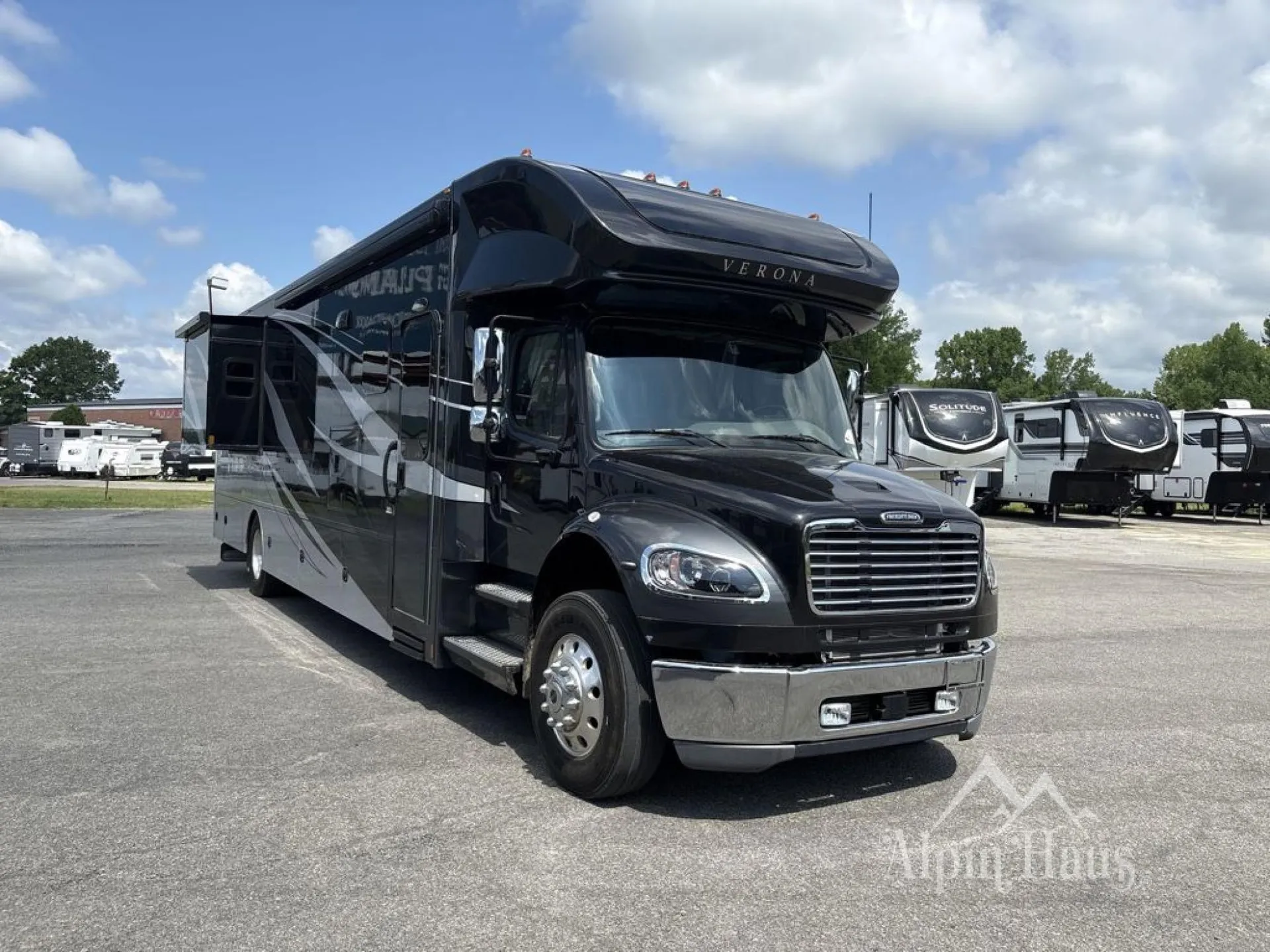 2023 Renegade RV Verona 40VRB - Photo 2