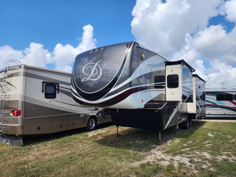 2018 DRV Mobile Suites 39DBRS3 - Photo 2