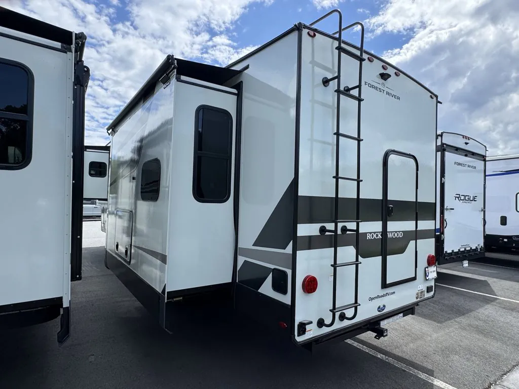 2026 Forest River Rockwood Signature 405SBH - Photo 4