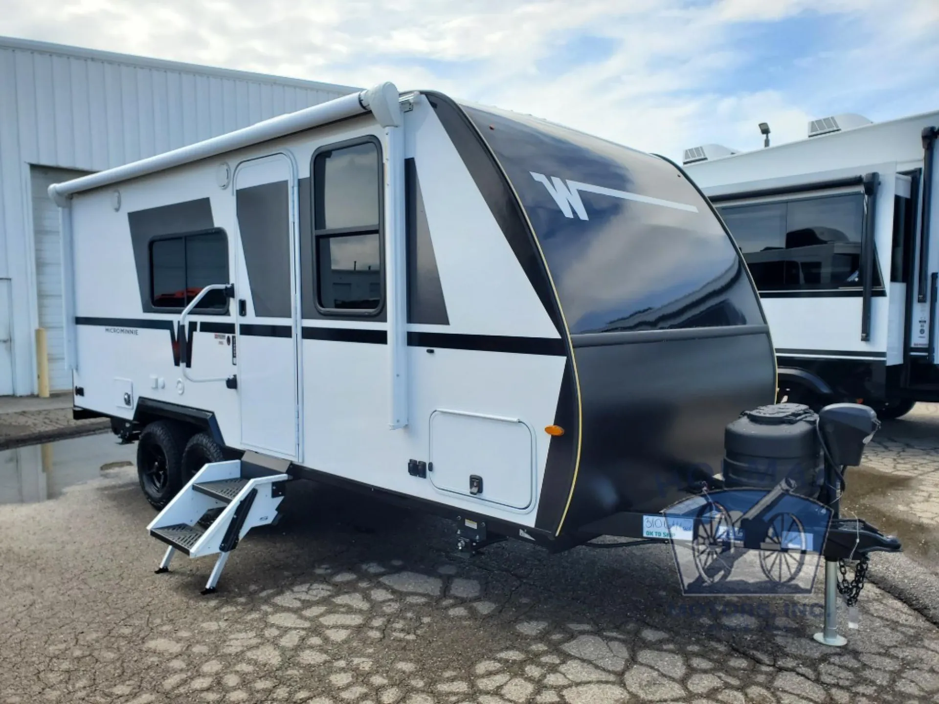 2027 Winnebago Micro Minnie 2108DS