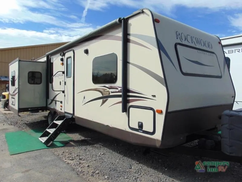 2015 Forest River Rockwood Ultra Lite 2703WS - Main photo