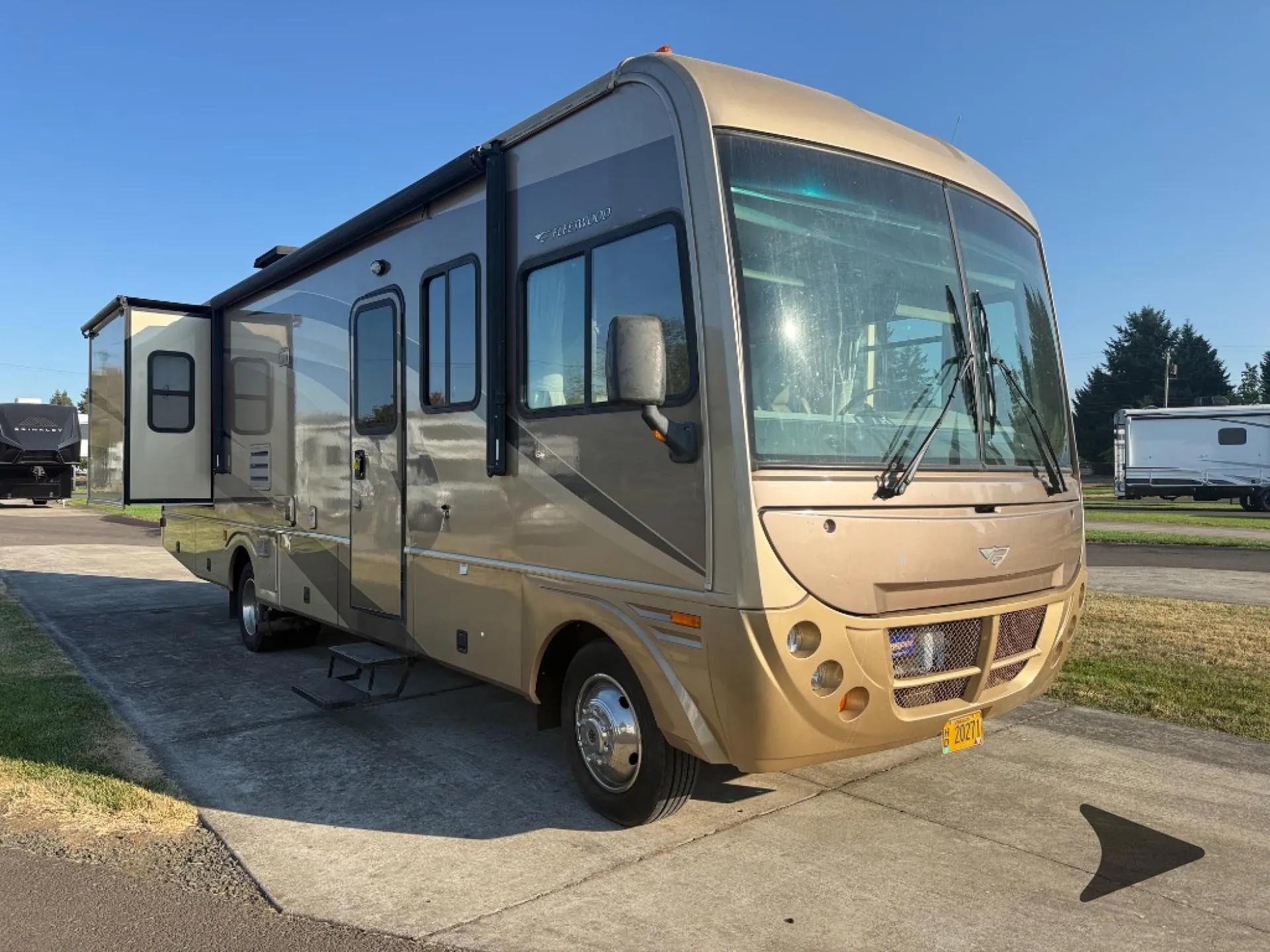 2005 Fleetwood Southwind 32VS - Photo 2