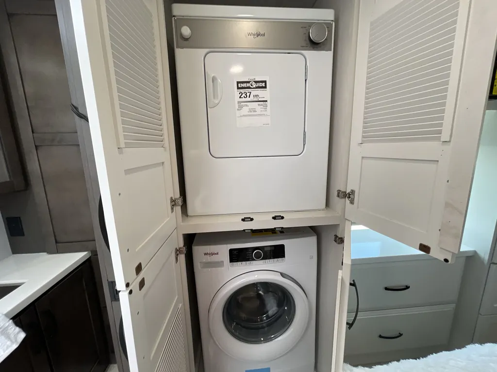 2027 Entegra Coach Accolade 37K, Photos photo 22