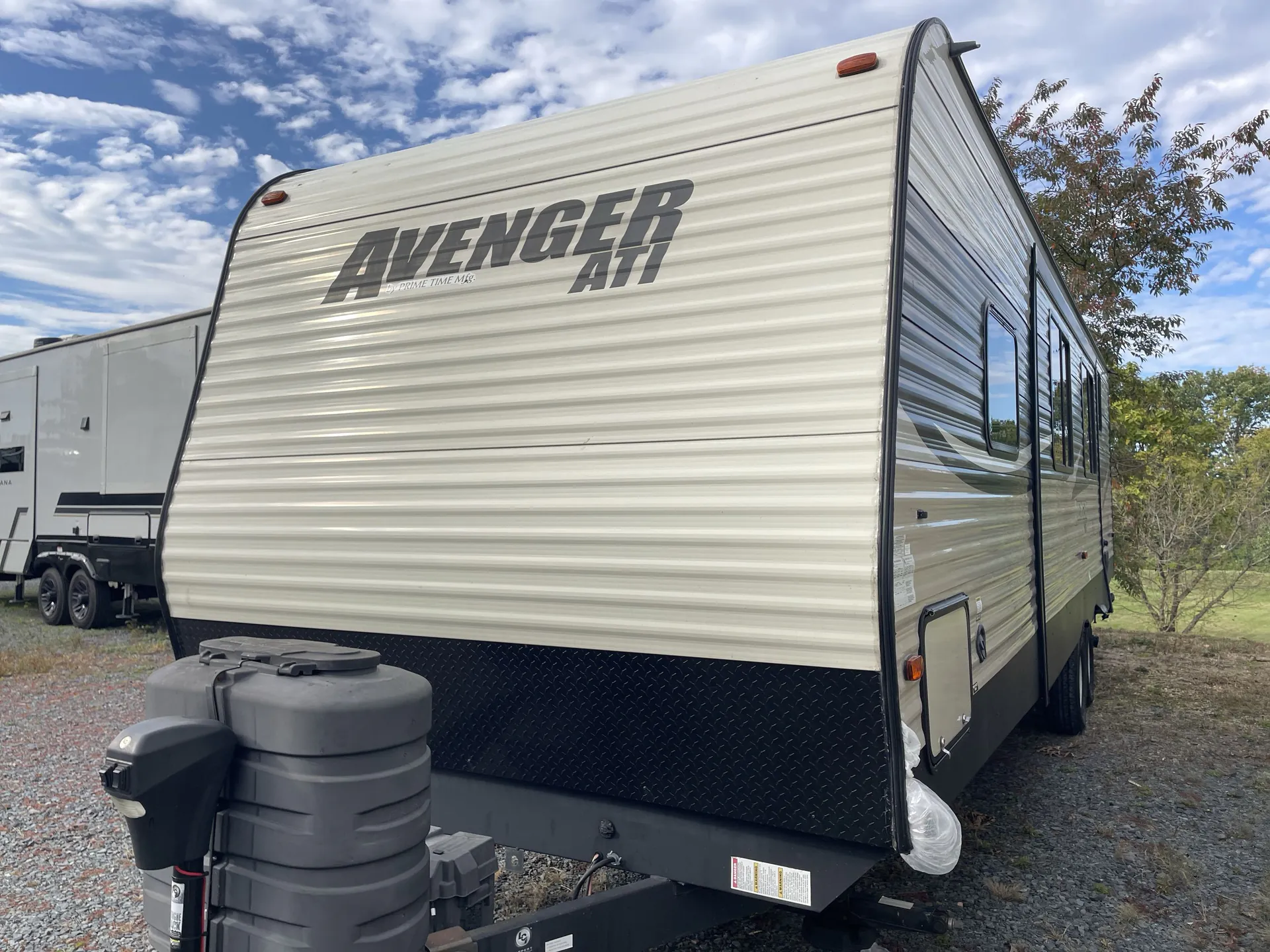2018 Prime Time Avenger 27RBS — campside