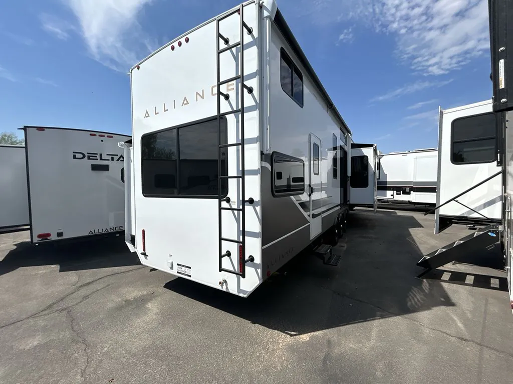 2026 Alliance RV Benchmark 42LFT - Photo 4