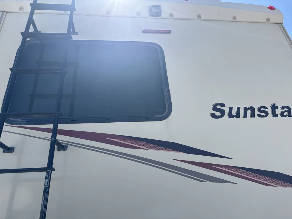 2019 Winnebago Sunstar 27P, Photos photo 19