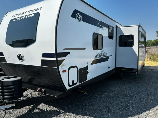 2026 Forest River Surveyor Legend 296QBLE - Photo 3