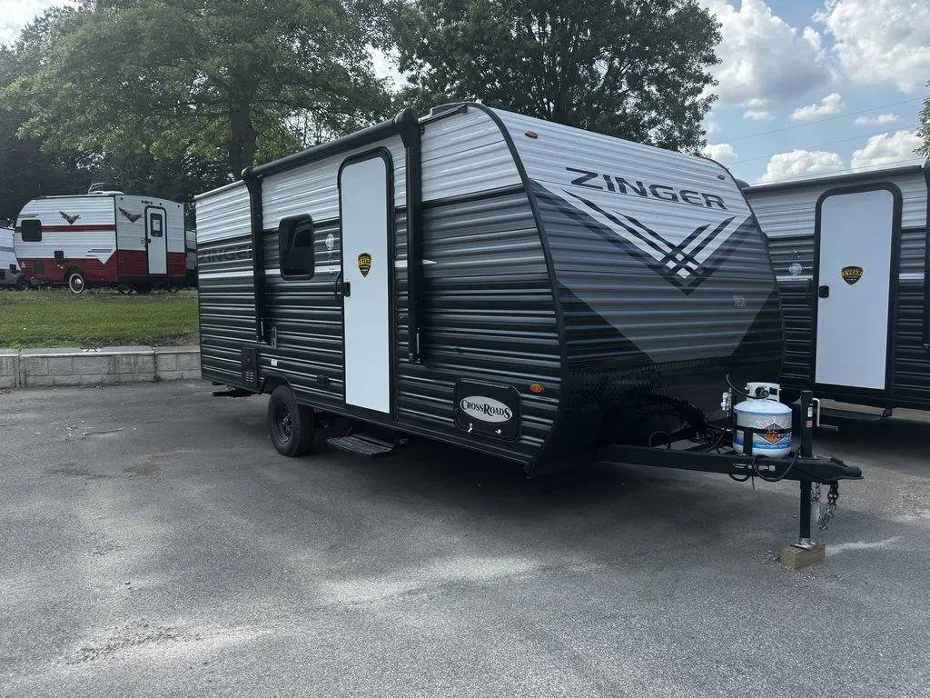 2025 CrossRoads Zinger 340LR - Photo 3