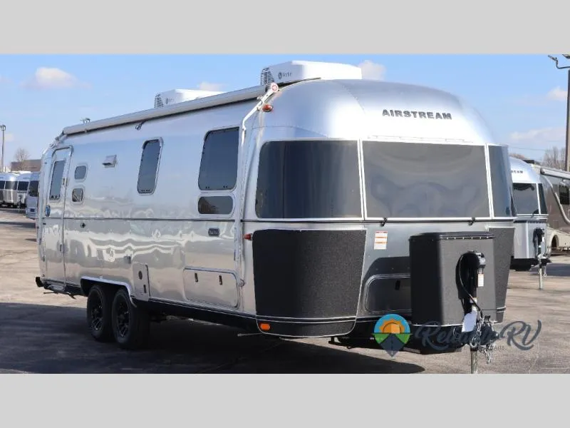 2026 Airstream Flying Cloud 27FB - Photo 2