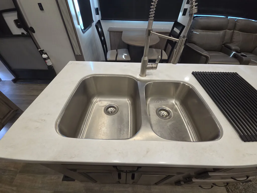 2021 Forest River Cedar Creek Champagne Edition 38EL, Photos photo 33