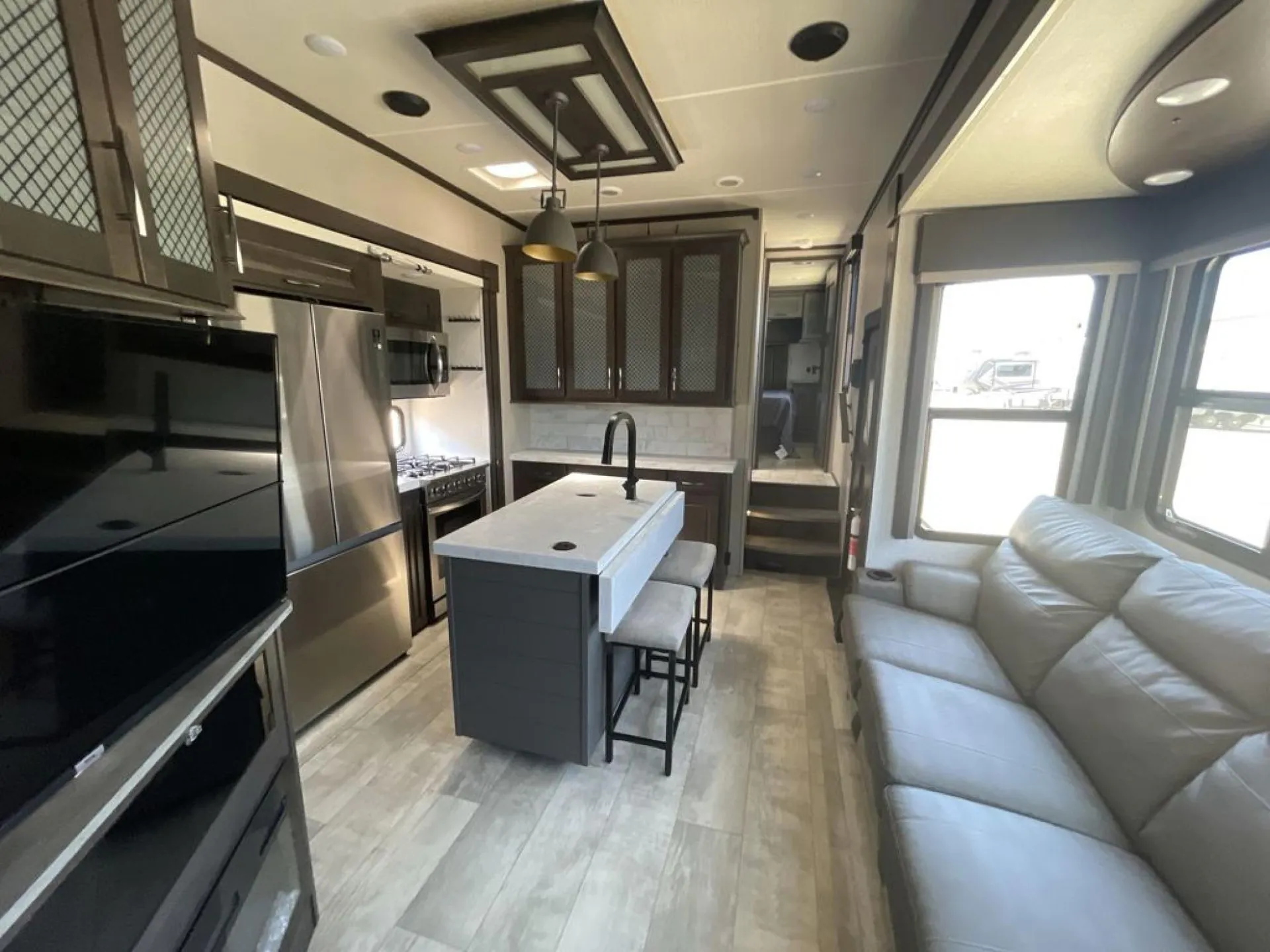 2022 Grand Design Momentum 381MS - Photo 3