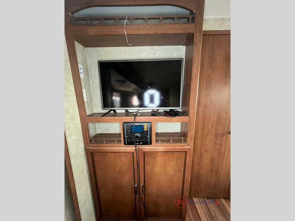 2015 Gulf Stream RV Innsbruck 30FRK, Photos photo 9