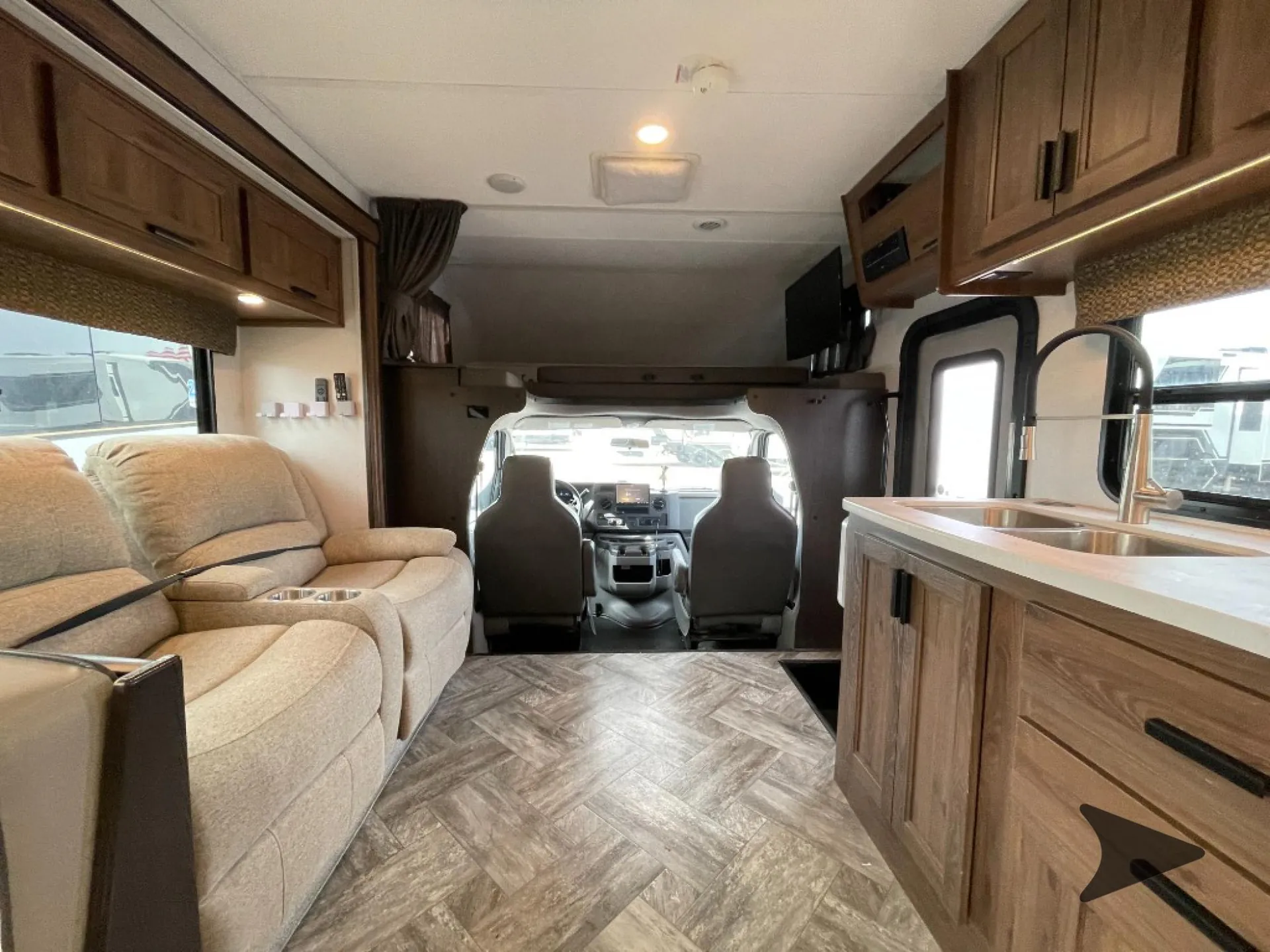 2022 Forest River Sunseeker LE 2850SLE — Photo 6