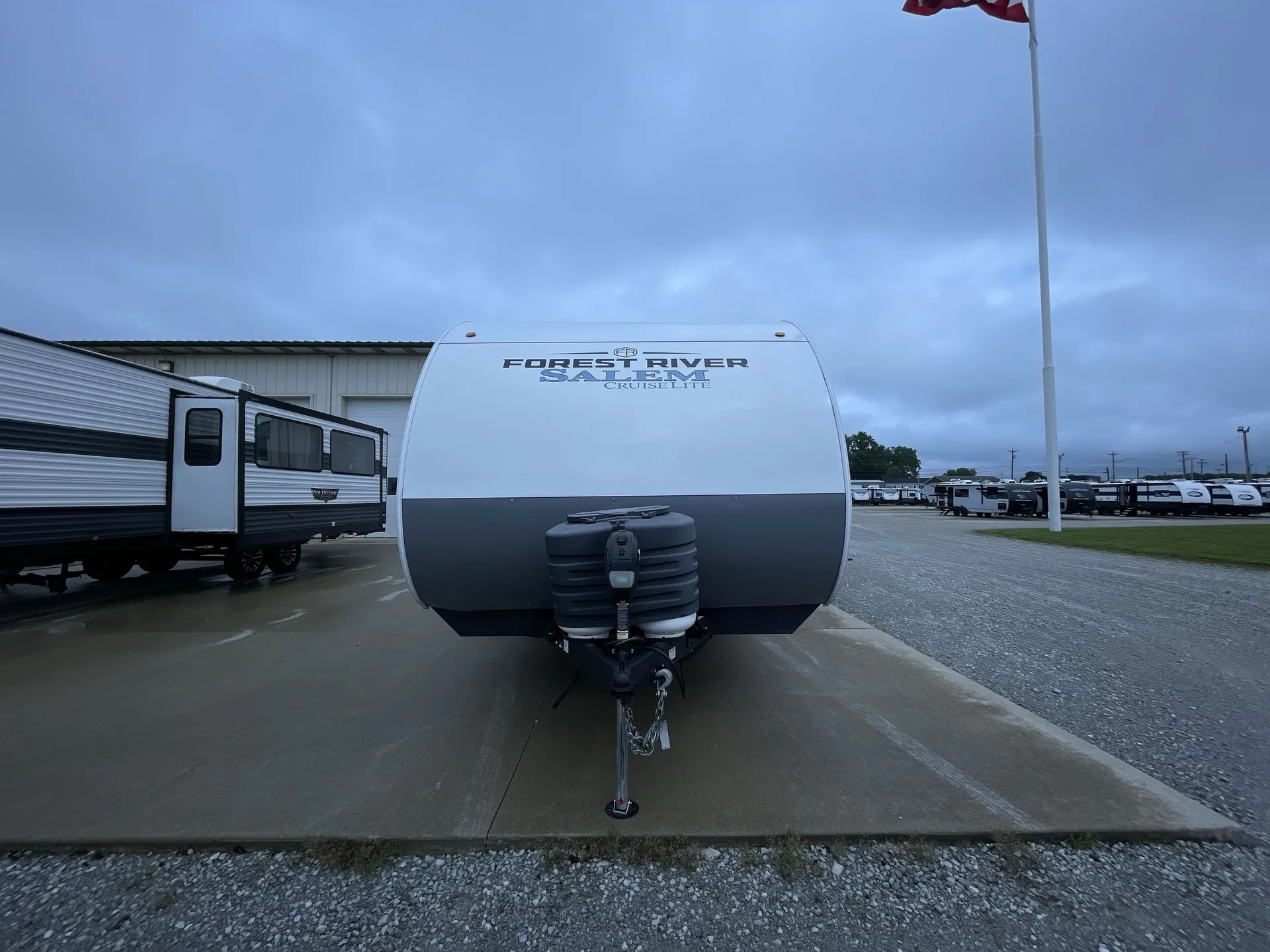 2025 Forest River Salem Cruise Lite 24VIEW — front