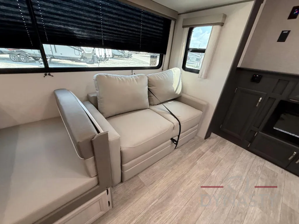 2027 Coachmen Catalina Legacy Edition 333DBDSCK, Photos photo 60