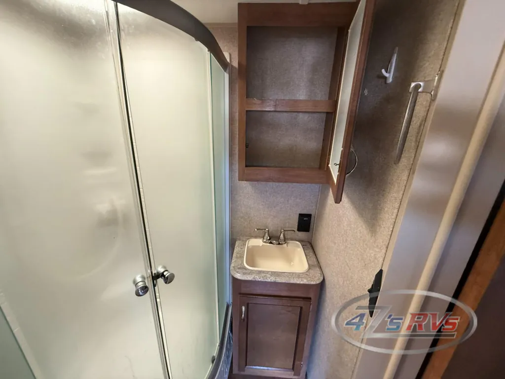 2017 Coachmen Catalina Legacy Edition 223RBS, Photos photo 24