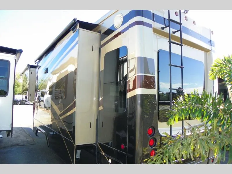 2018 DRV Mobile Suites 36RSSB3 - Photo 4