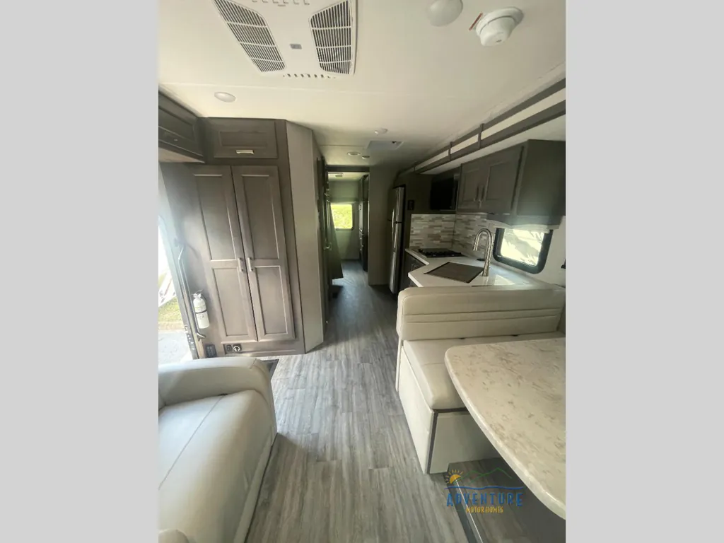 2024 Thor Motor Coach Magnitude Super C XG32, Photos photo 11