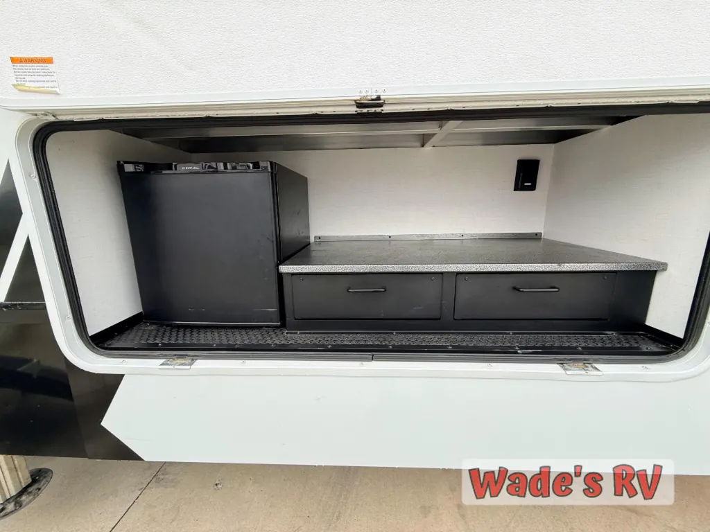 2025 Brinkley Model Z 3610, Photos photo 12