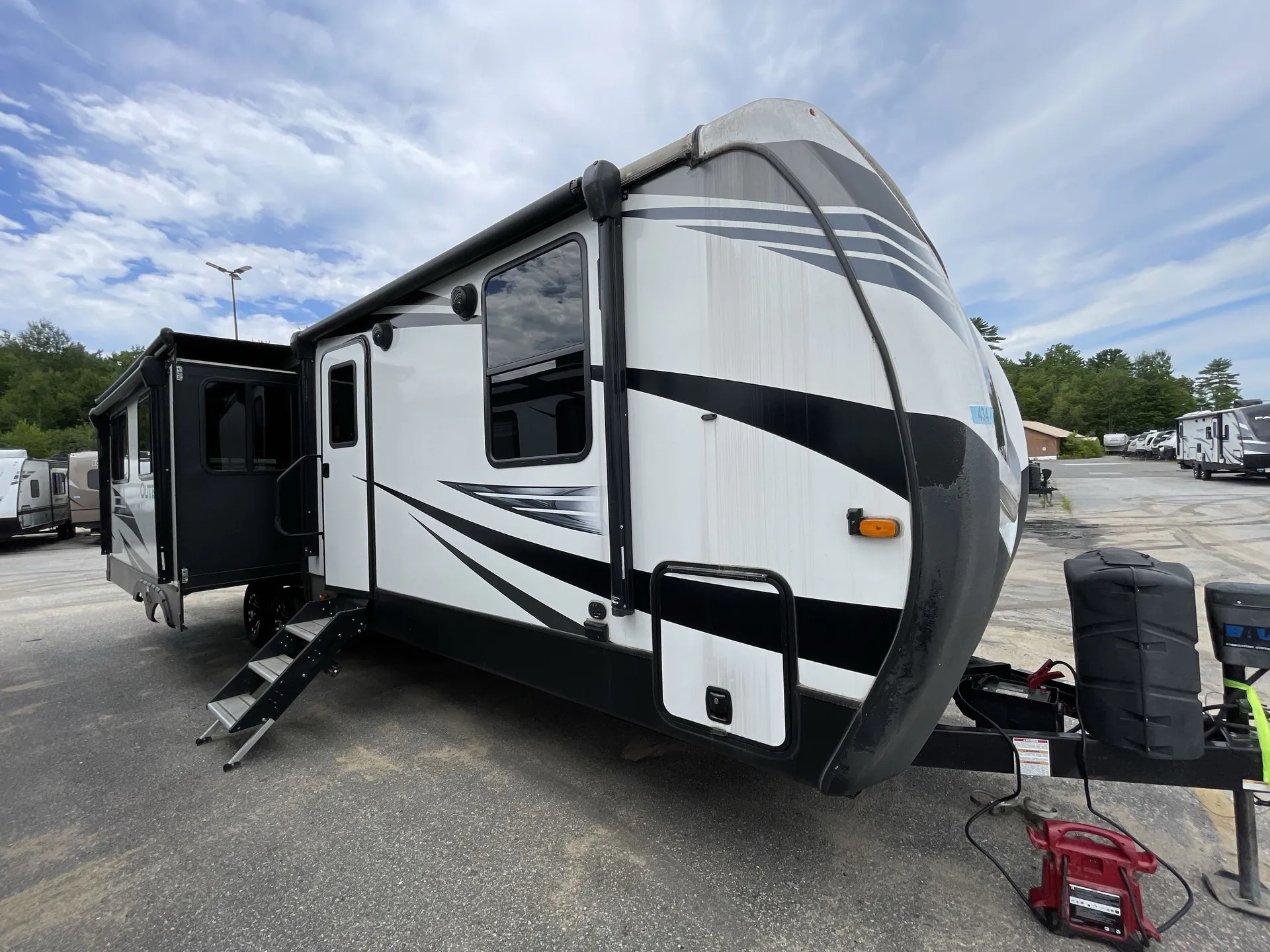2021 Keystone Outback 300ML dealer photo 5 from Camping World