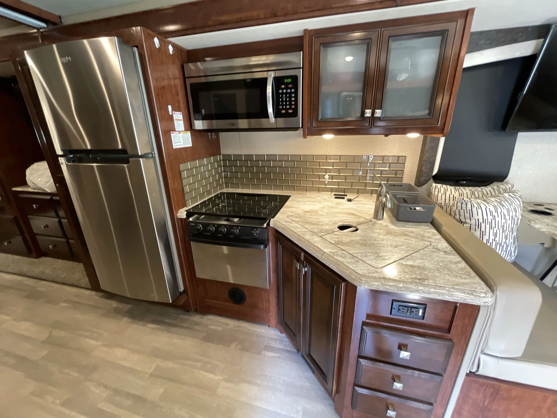2019 Fleetwood Flair 32S — living area main