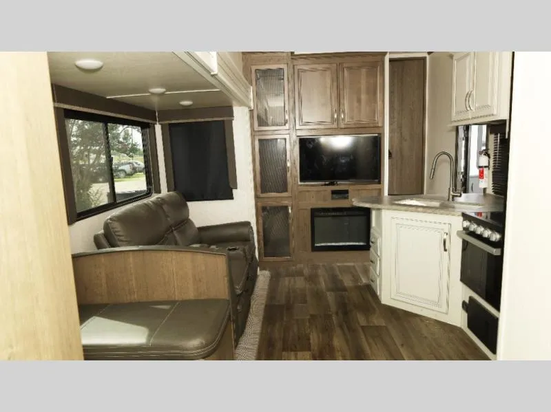 2024 Keystone RV Cougar Half-Ton 32BHS - Photo 4