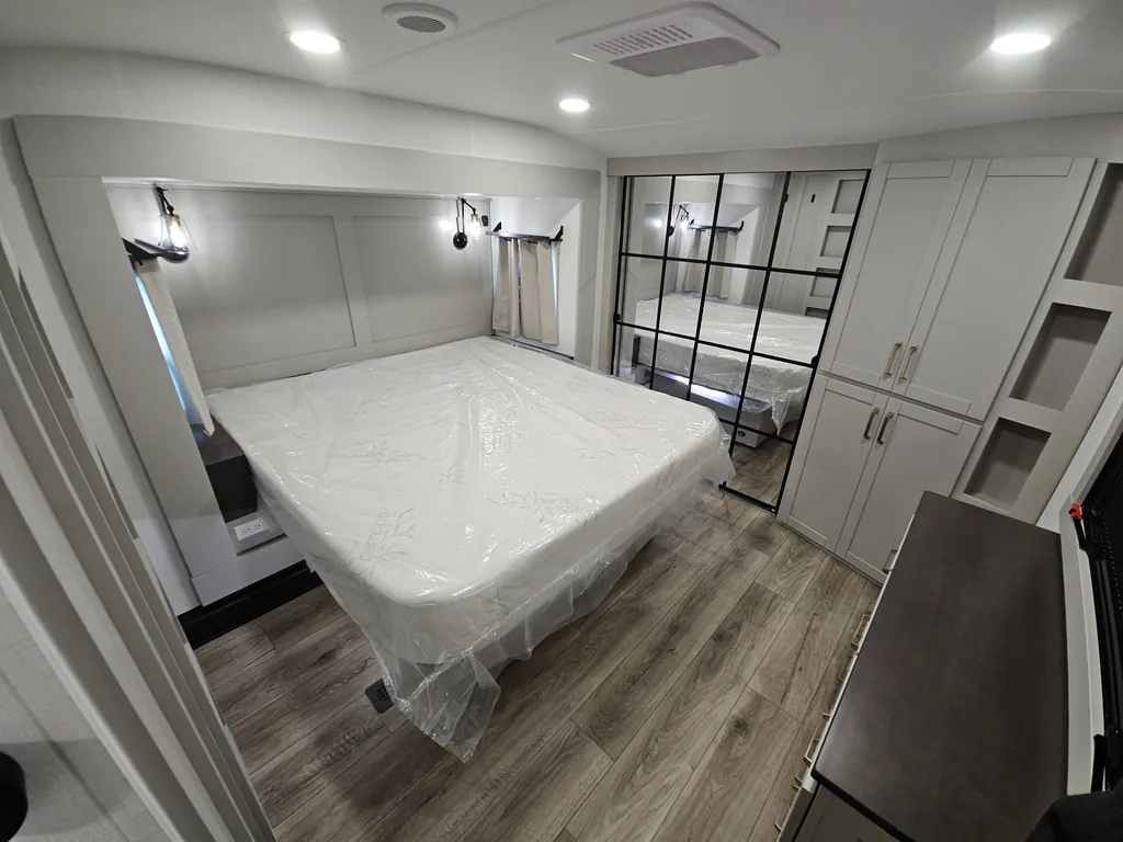 2026 Brinkley Model Z 3600, Photos photo 43