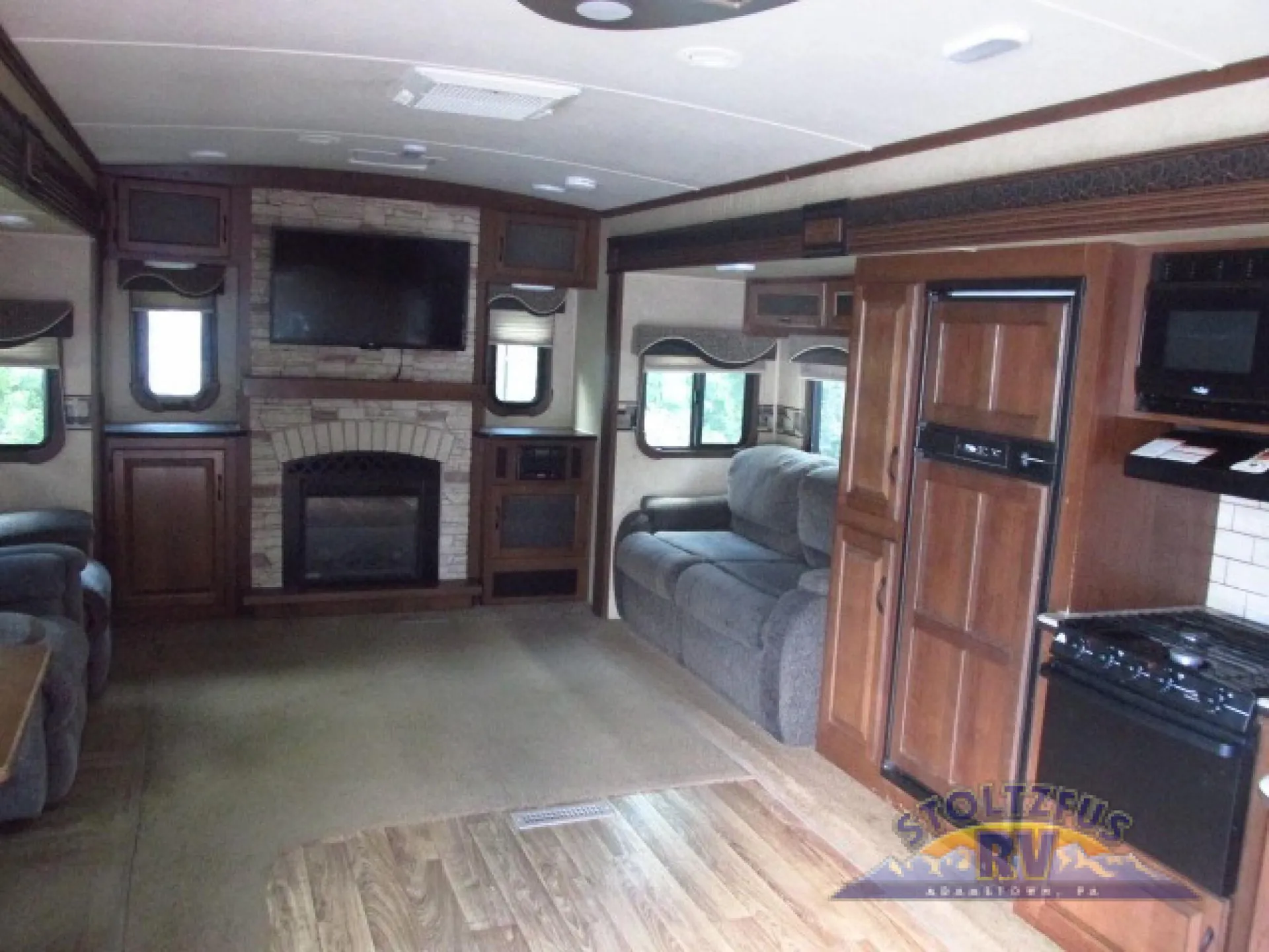 2015 Jayco Eagle 338RETS - Photo 4