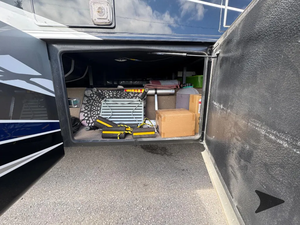 2022 Entegra Coach Accolade 37K, Photos photo 10