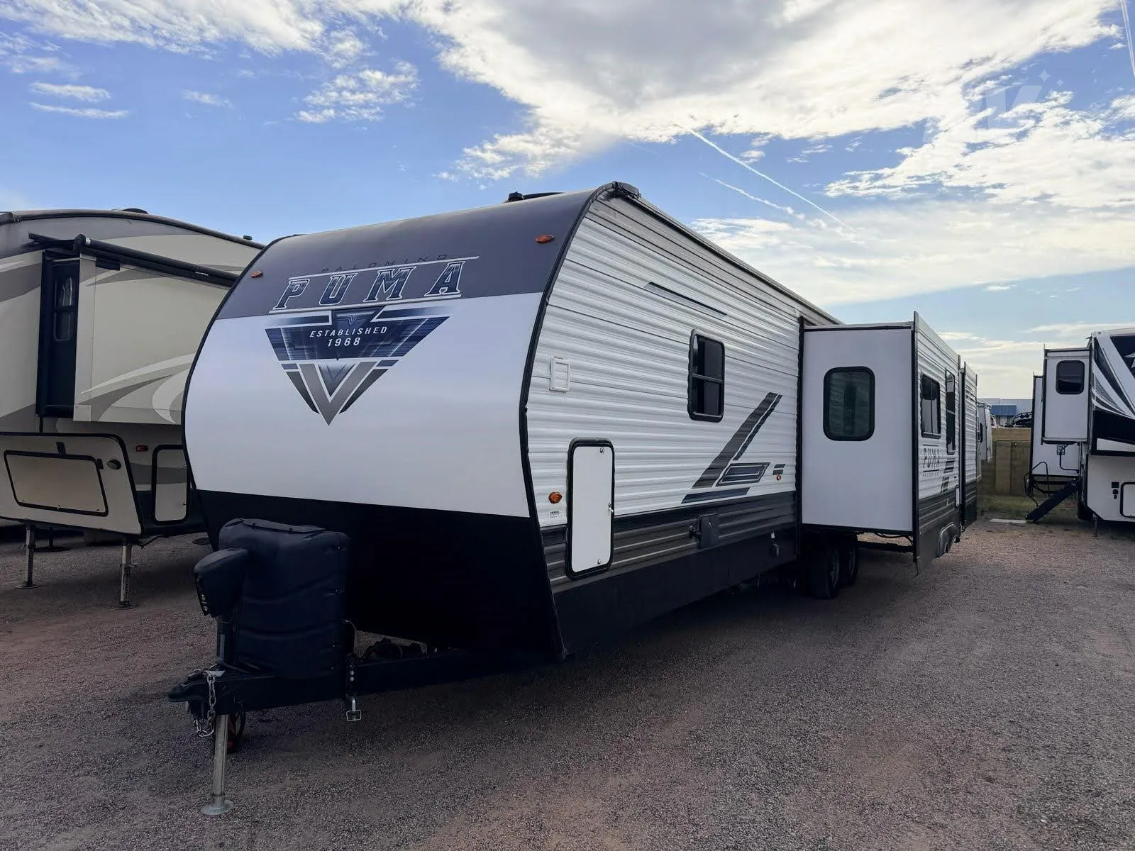 2023 Palomino Puma 32BHQS - Photo 2