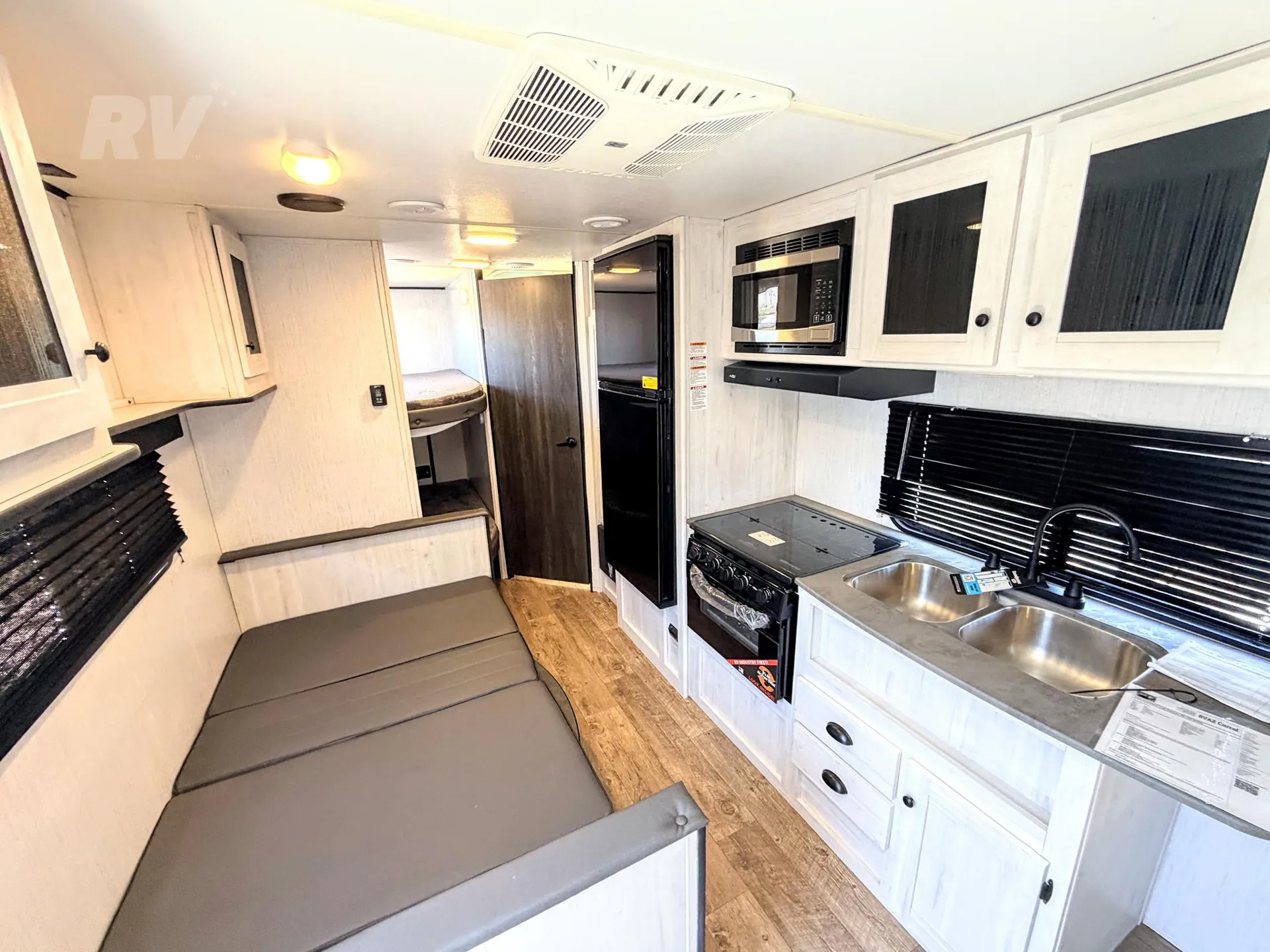 2023 Thor Motor Coach Sequence 20L - Photo 3