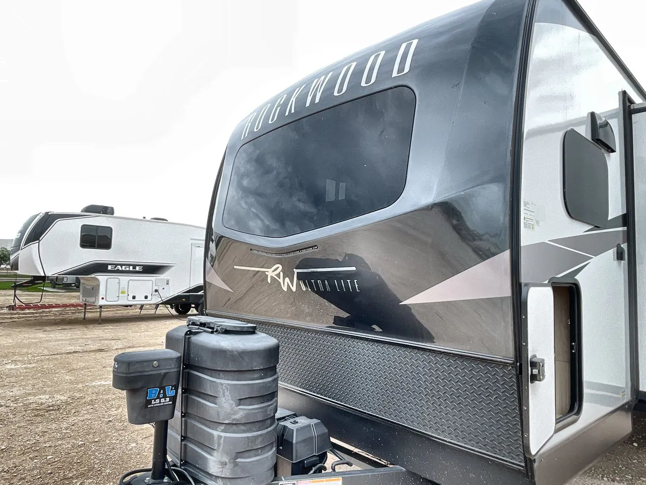 2025 Forest River Rockwood Ultra Lite 2619FK - Photo 3