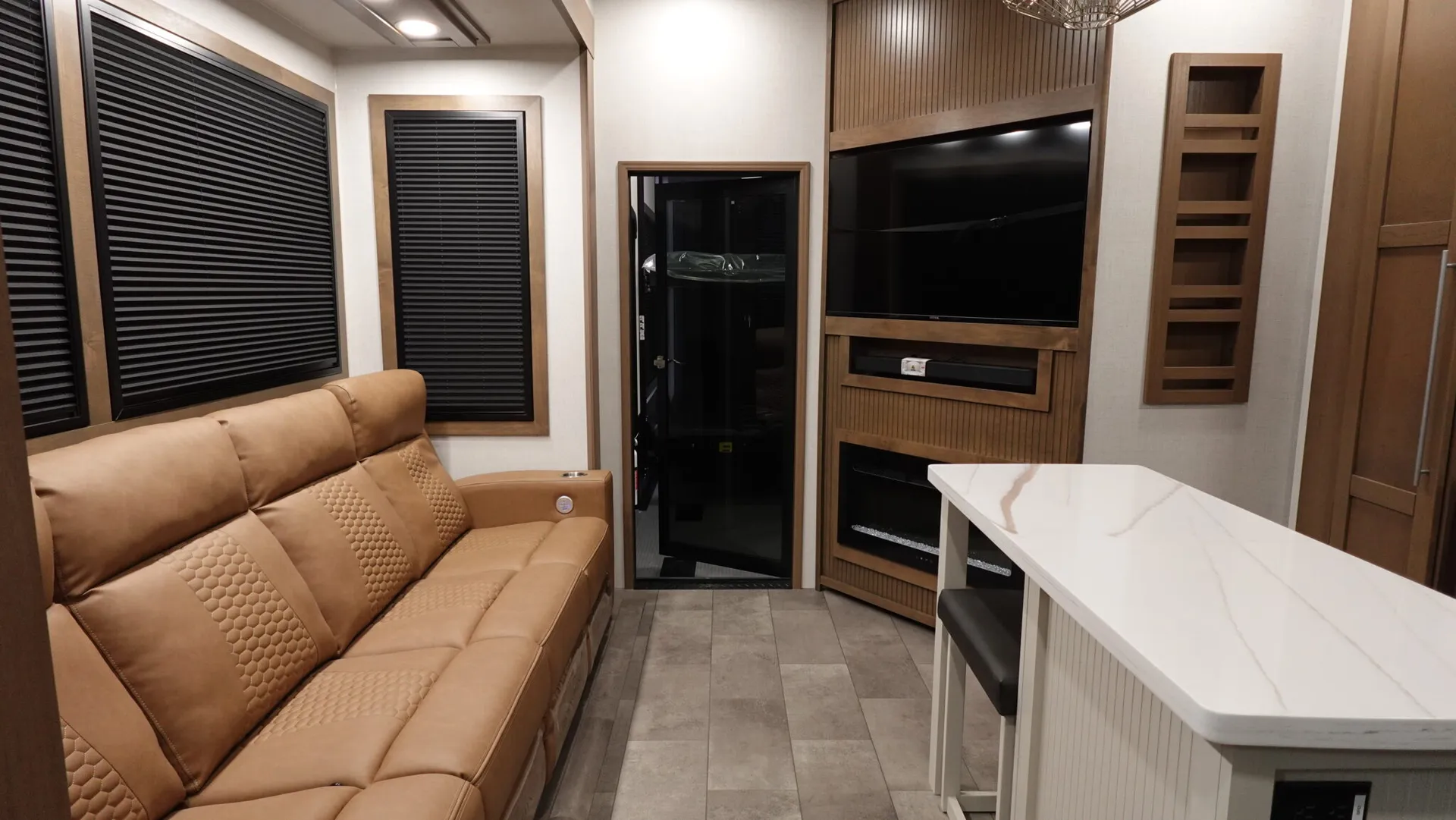 2026 Keystone Fuzion 373 - Photo 3