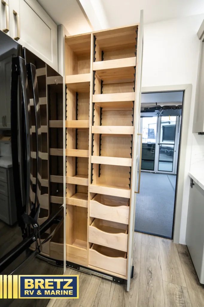 2026 Brinkley Model G 3950, Kitchen photo 6