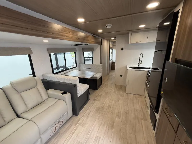 2027 Forest River Vibe 2900KB - Photo 4
