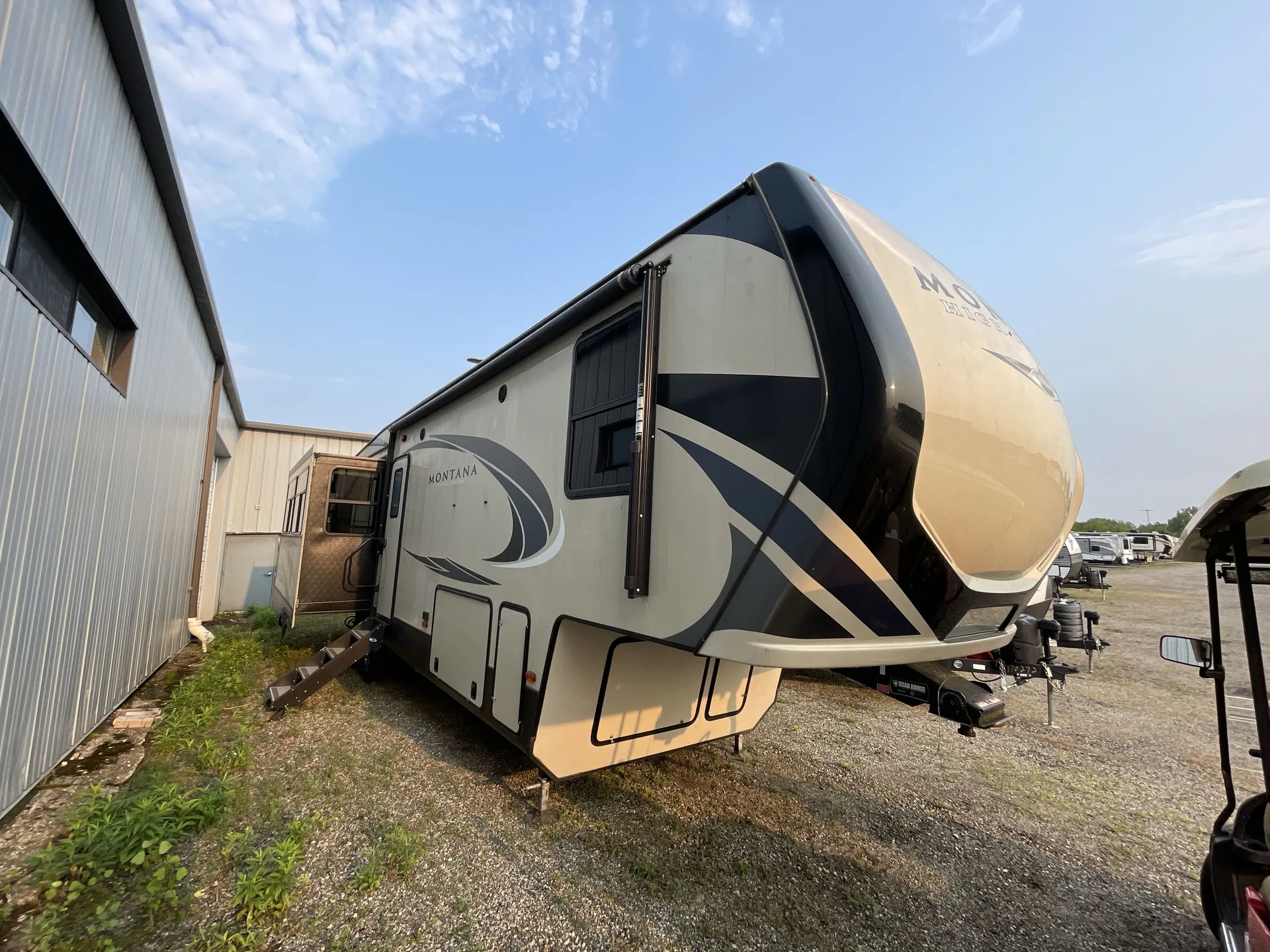 2019 Keystone Montana High Country 331RL - Photo 2