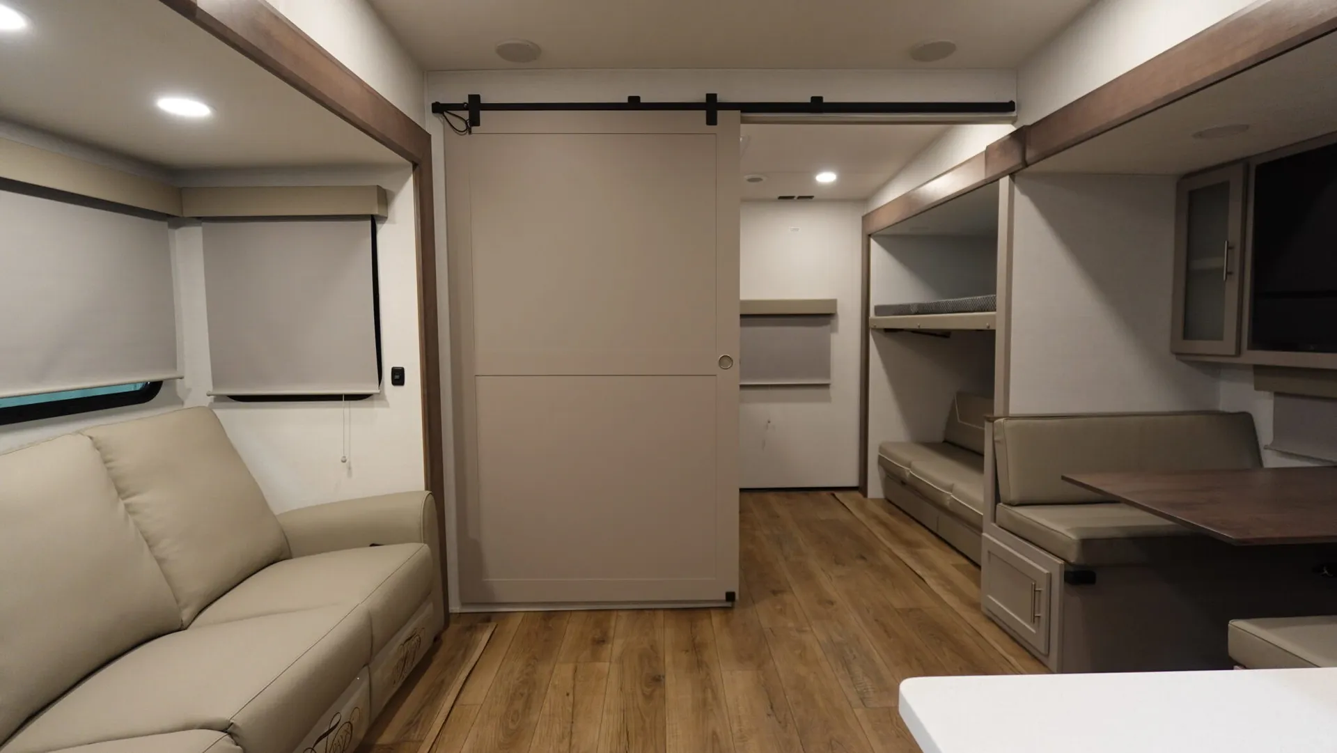 2026 Alliance RV Avenue All-Access 30BH - Photo 3