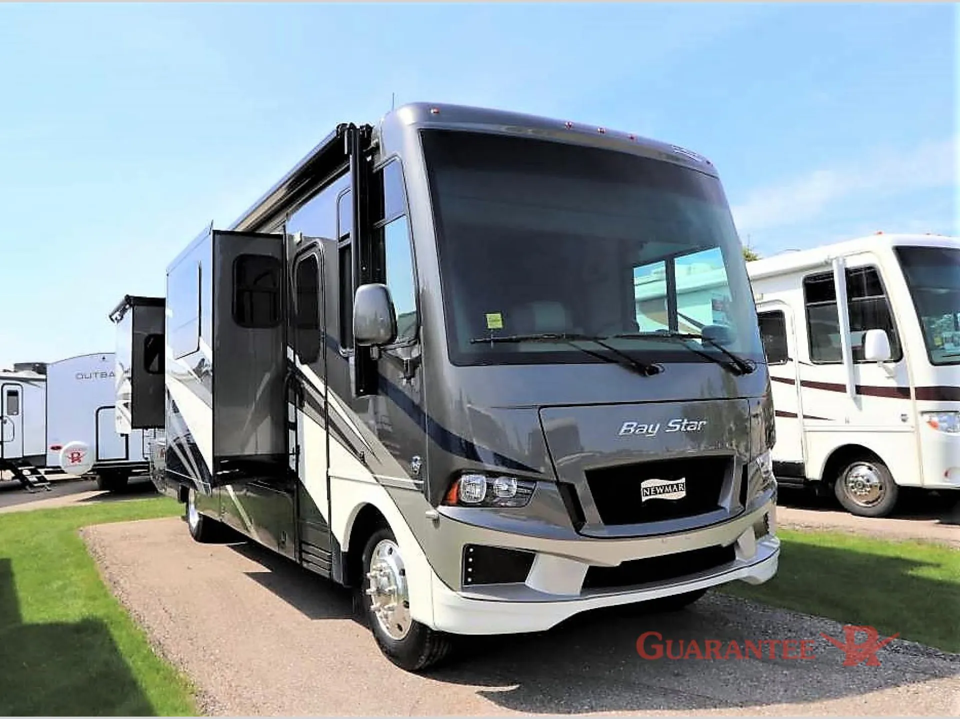 2020 Newmar Bay Star 3408 - Photo 2