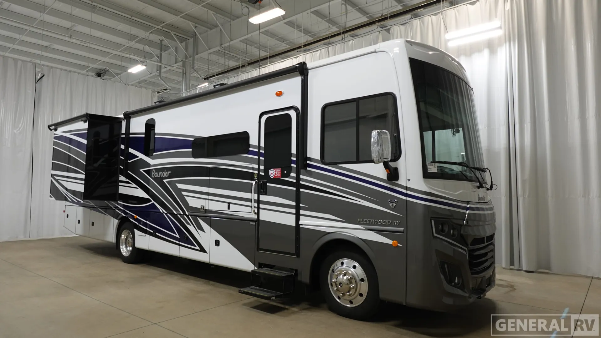2026 Fleetwood Bounder 35K - Photo 2
