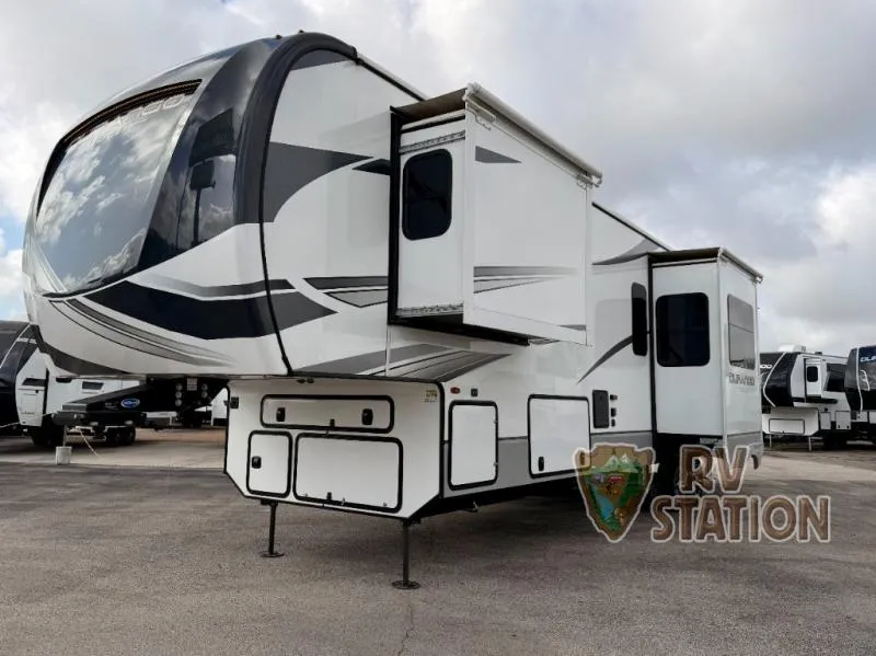 2024 KZ Durango Gold 391RKF - Photo 4