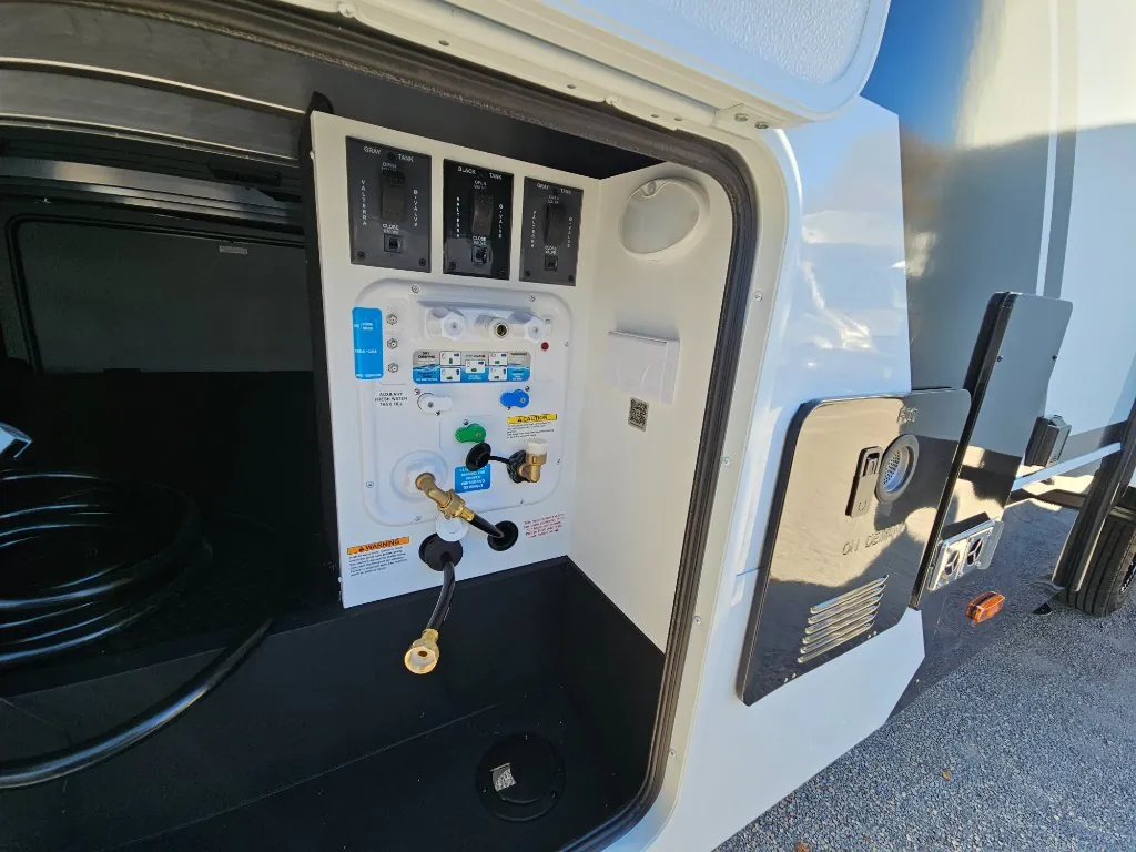 2026 Brinkley Model Z 3515, Exterior photo 24