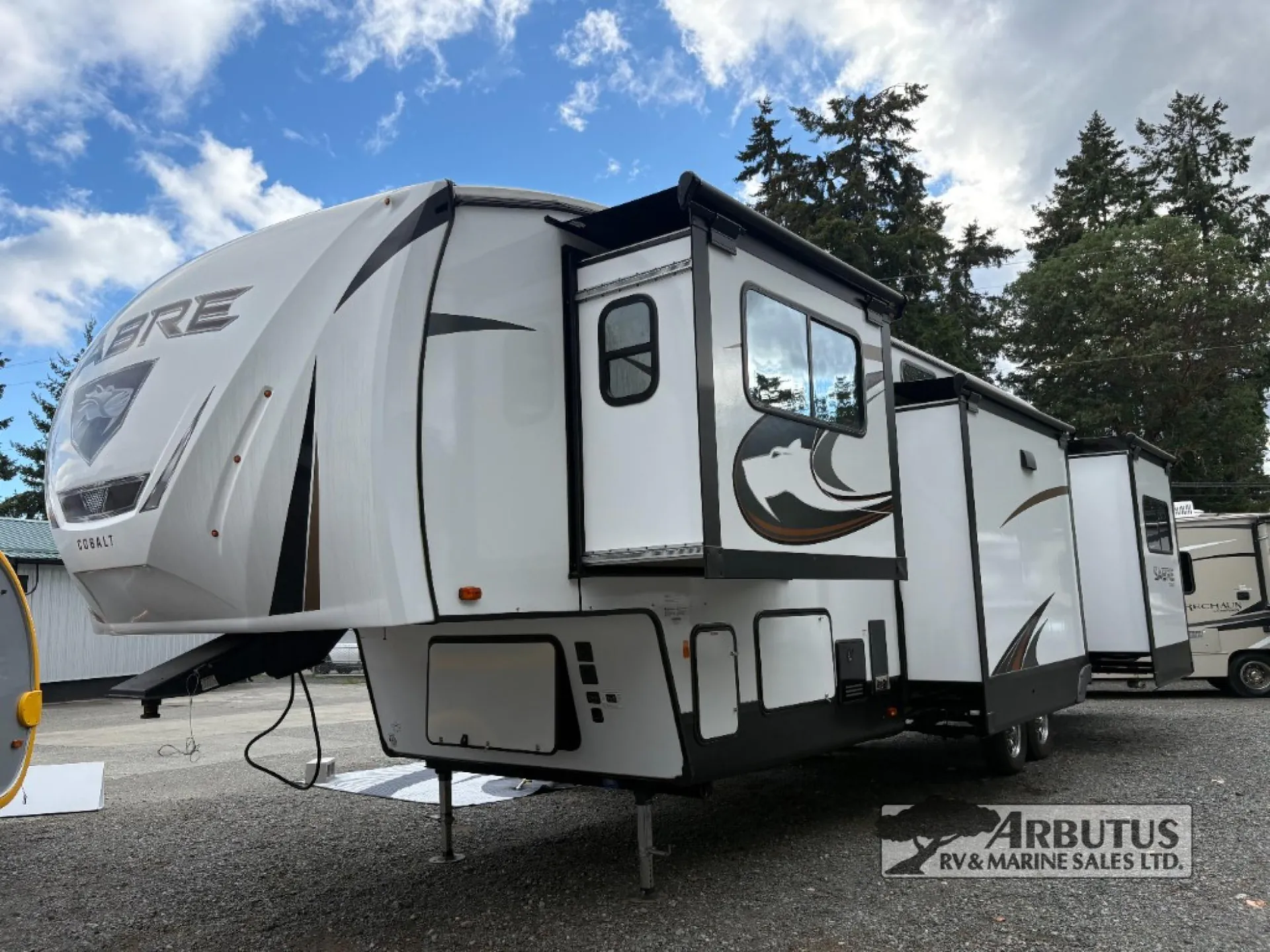 2023 Forest River Sabre 37FLH — Photo 6