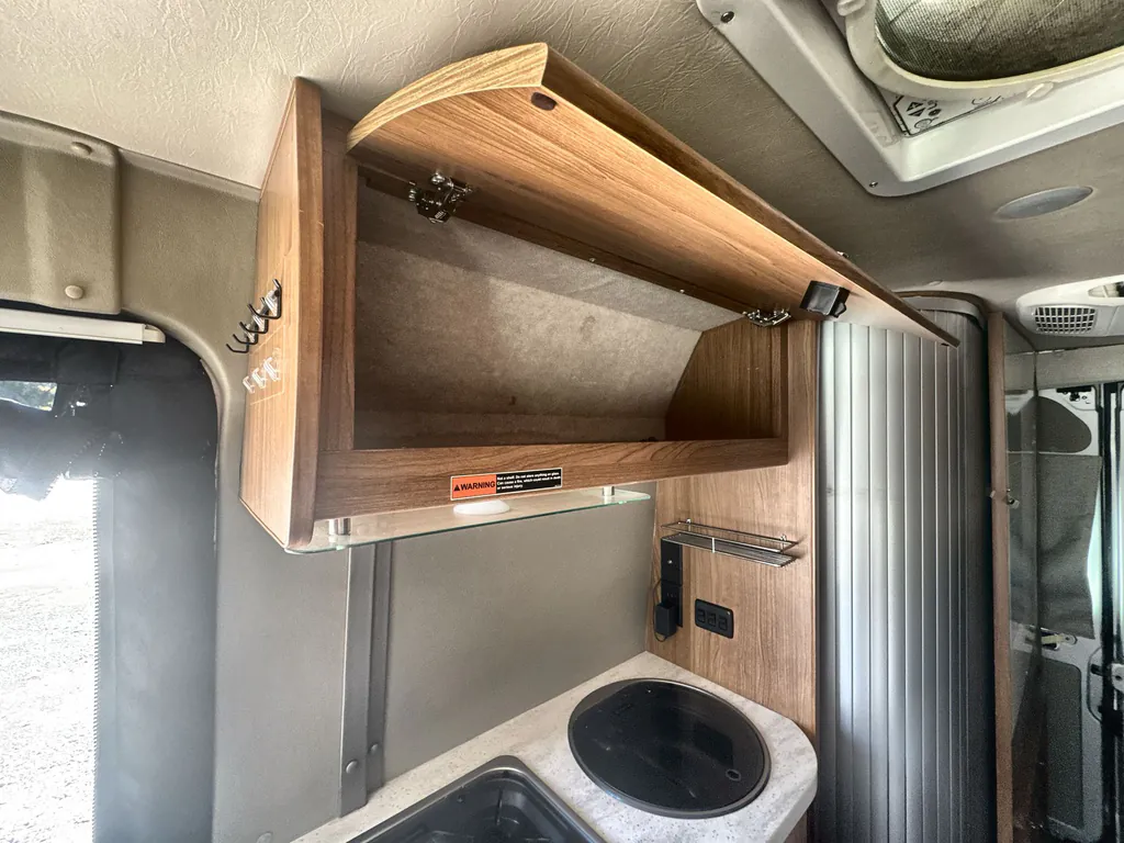 2017 Winnebago Travato 59G, Photos photo 17